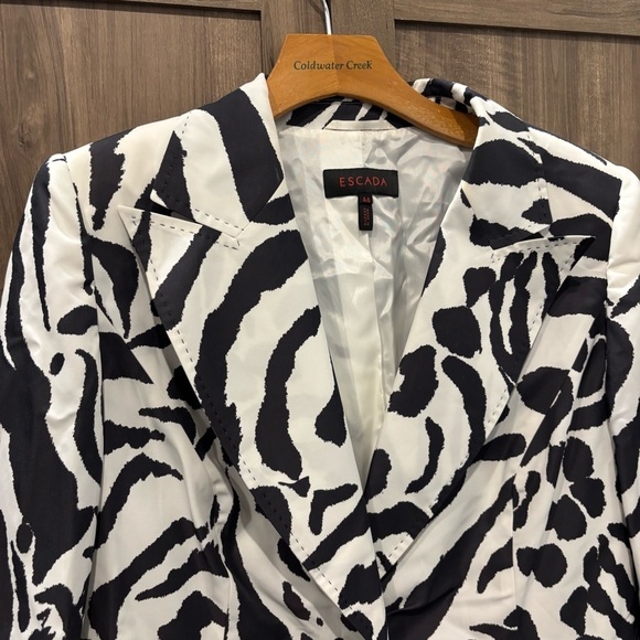 Escada Black and White Zebra Print Blazerr Jacket size 44 .. US 14 - Picture 5 of 11